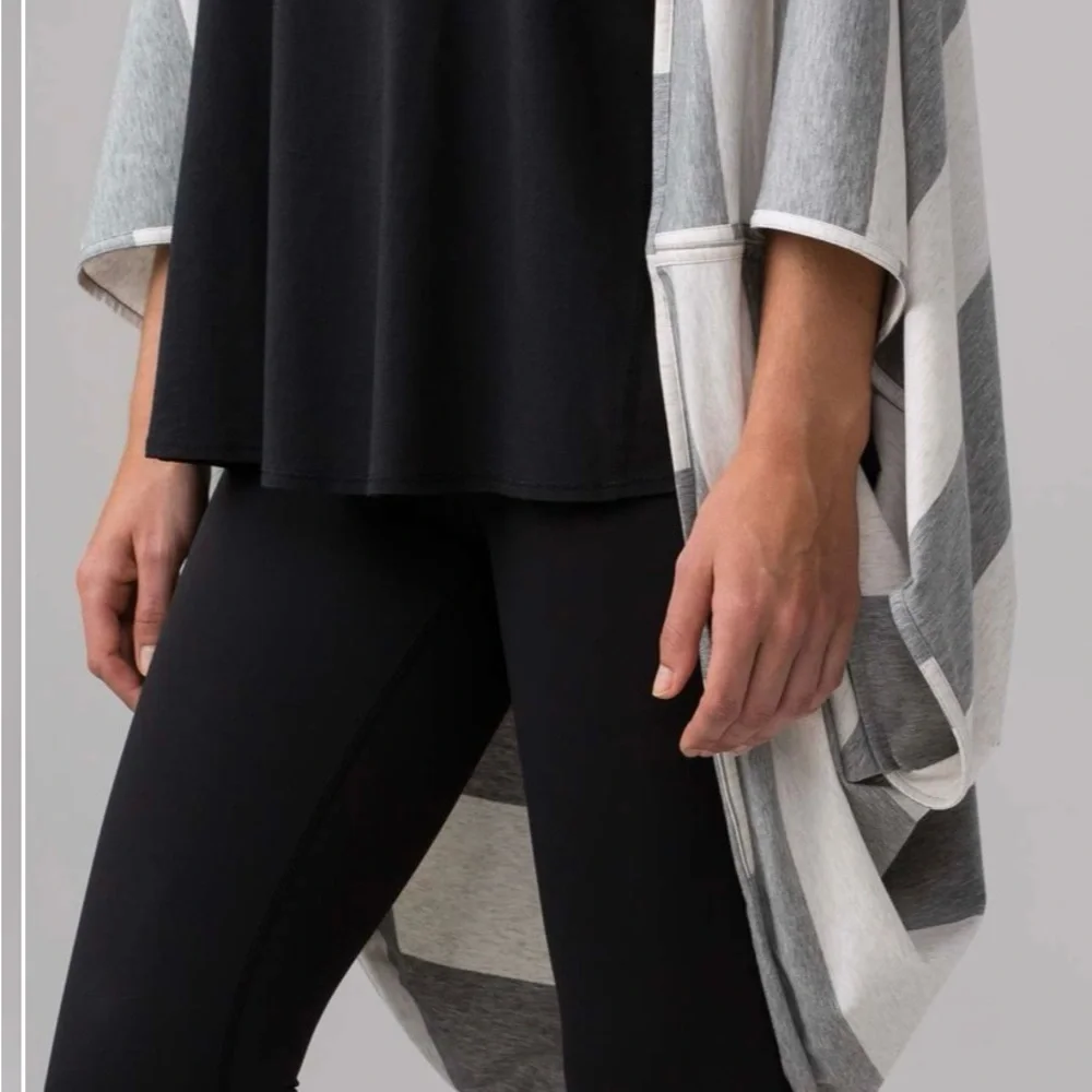 lululemon athletica Gray and White Women's Poncho